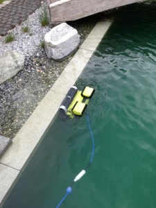 Spezieller Teichroboter für Schwimmteiche